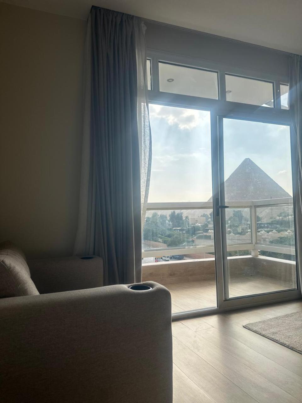 Doudou Pyramids View Hotel Kafret el-Gabal Exterior foto